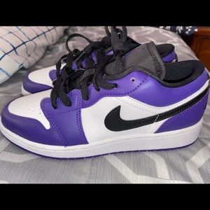 Sz US Youth 5/Air Jordan 1 Low” Court purple”. Never worn,brand new.